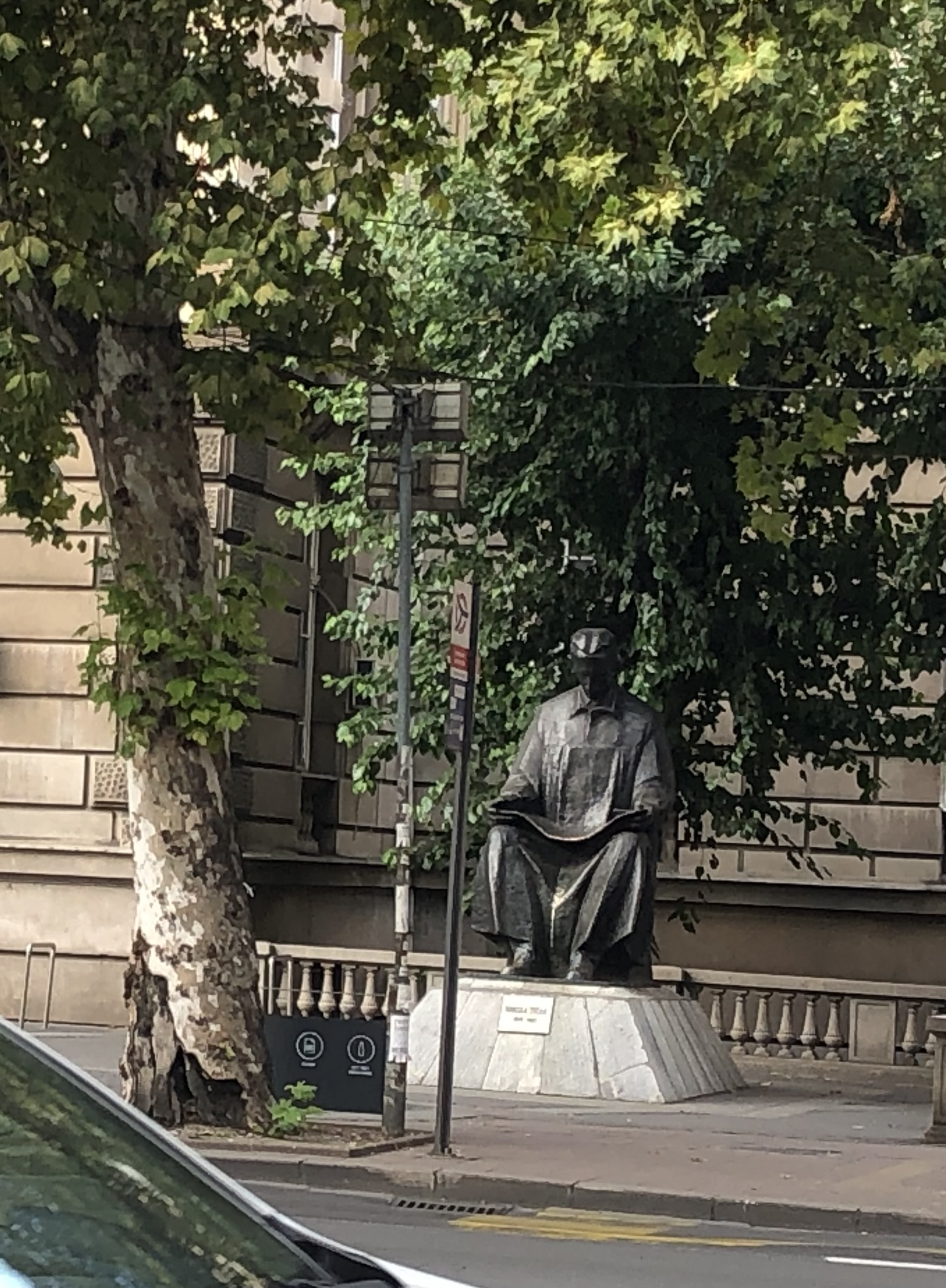 Statue of Nikola Tesla in front of Electrical Engineering Building, University of Belgrade Photo: L. Beltaos